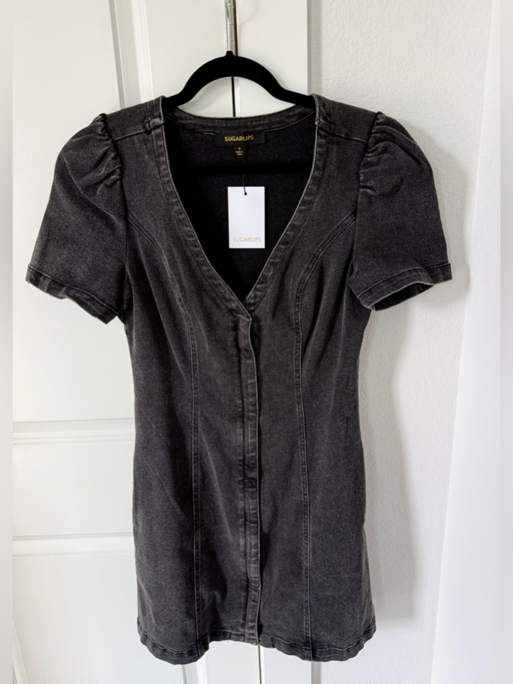 Sugarlips Washed Charcoal V-Neck slight Puff Sleeve Tee